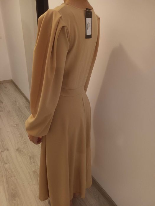 Rochie bej cu maneca lunga marimea L