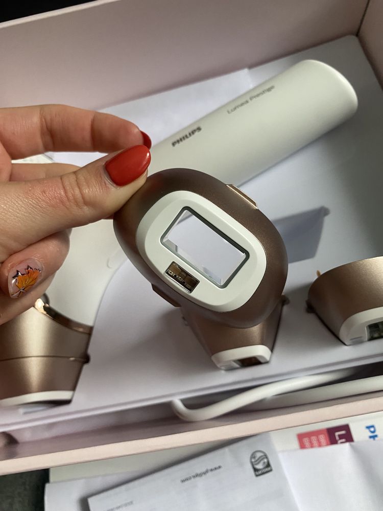 Фотоепилатор Philips Lumea Prestige