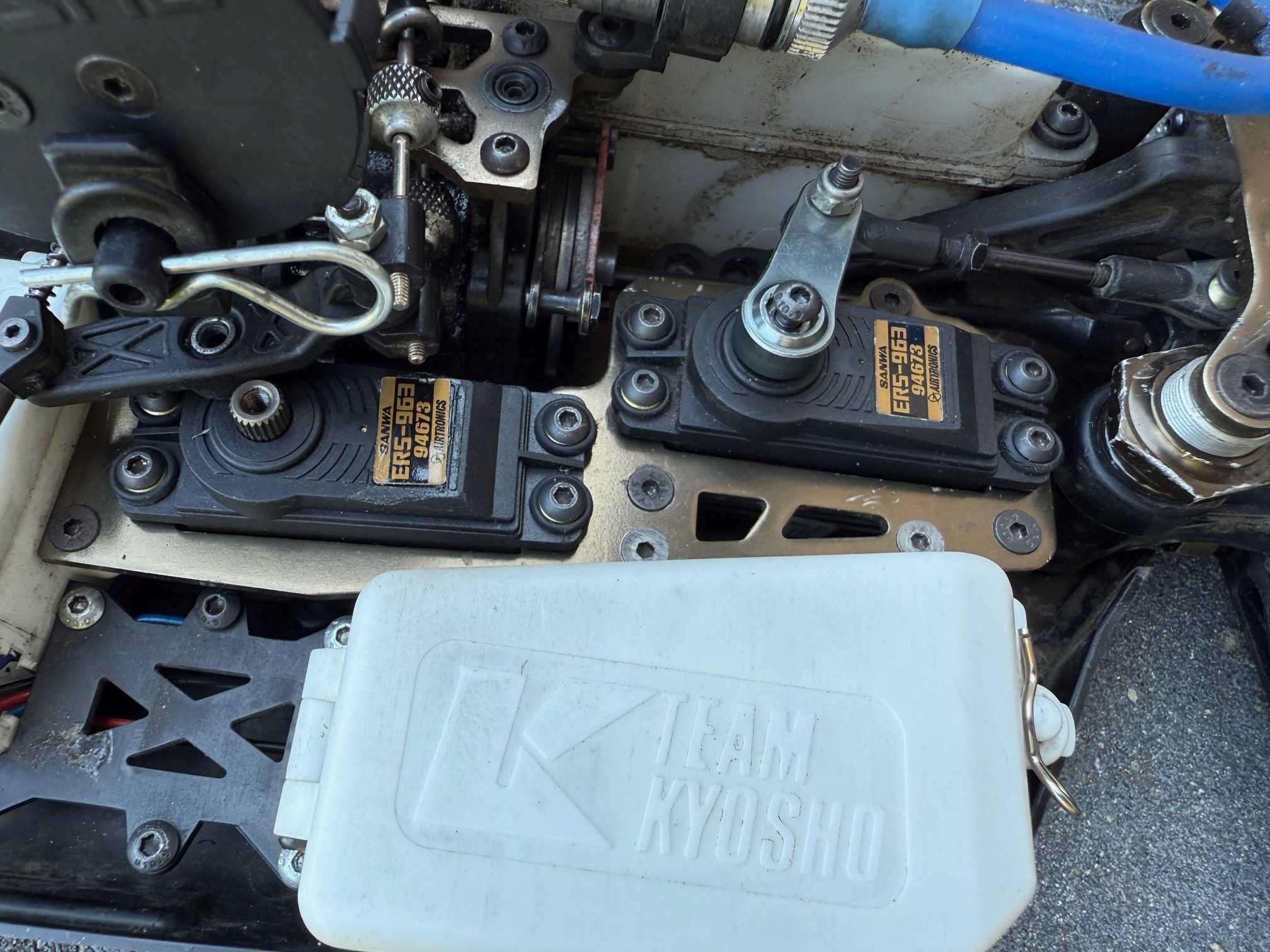 Нитро бъги Kyosho MP9 TKI3, Alpha A852, 2x Sanwa ERS-963, starter и тн