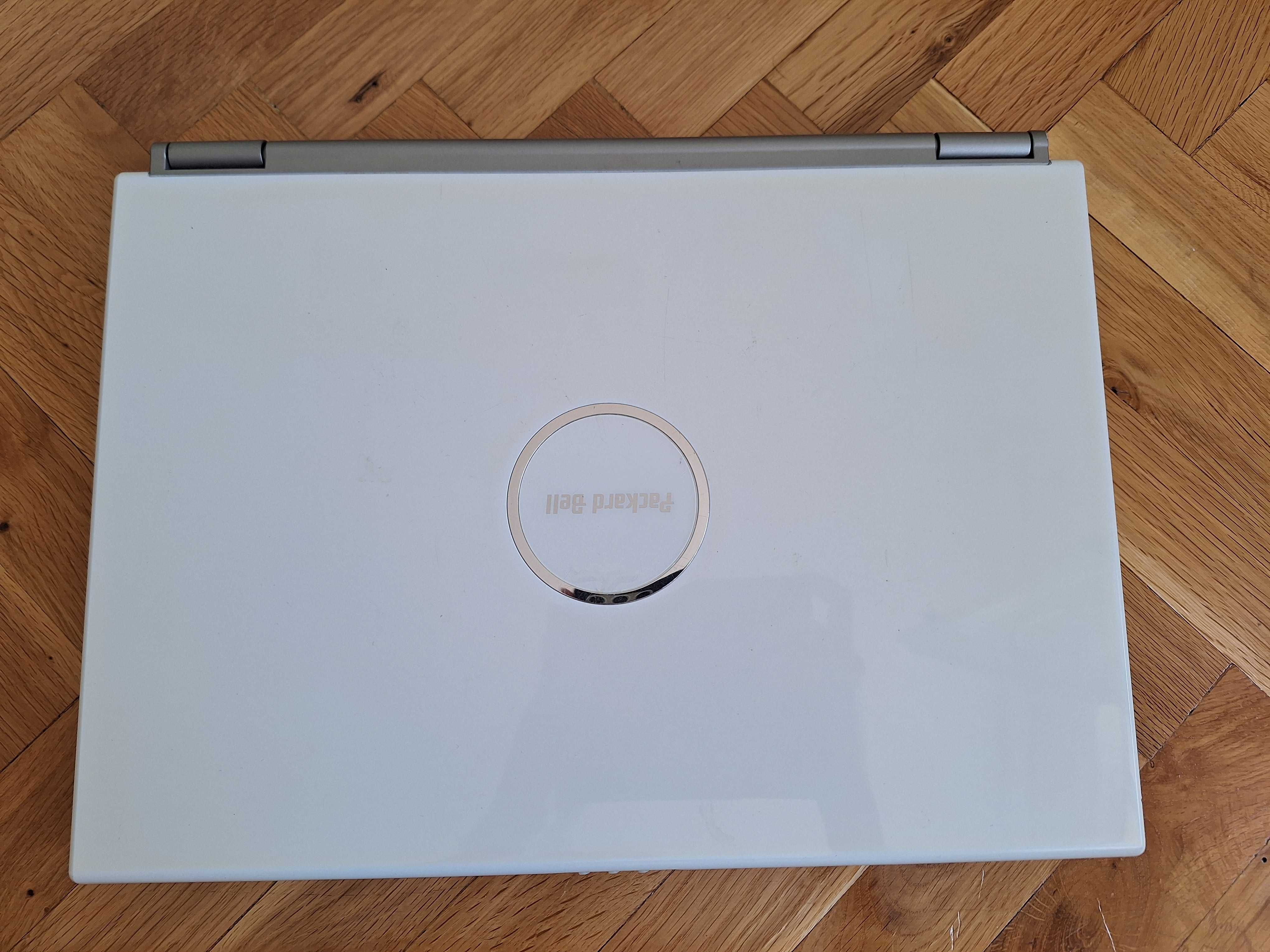 Лаптоп Packard bell