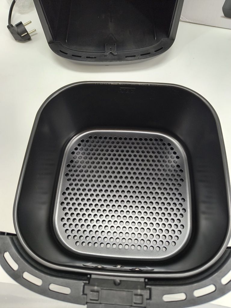 Чисто нов AIRFRYER TAURUS 6S с транспортен дефект