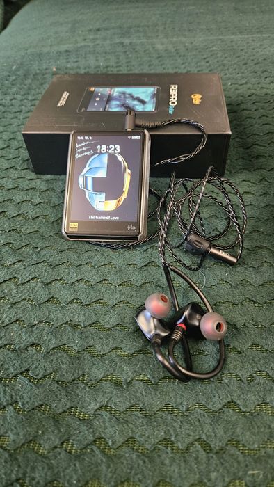 Player HYBY R3 PRO SABER DAC si casti in ear FIIO FH3