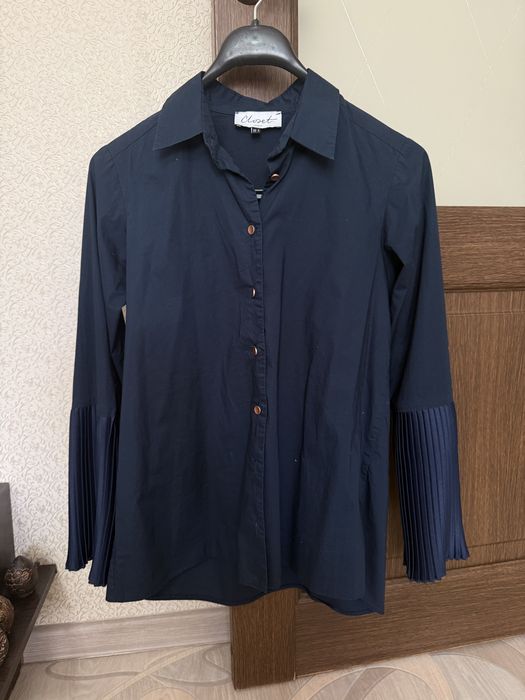 Школьеая рубашка синяя, размер XS, с гофрированными рукавами