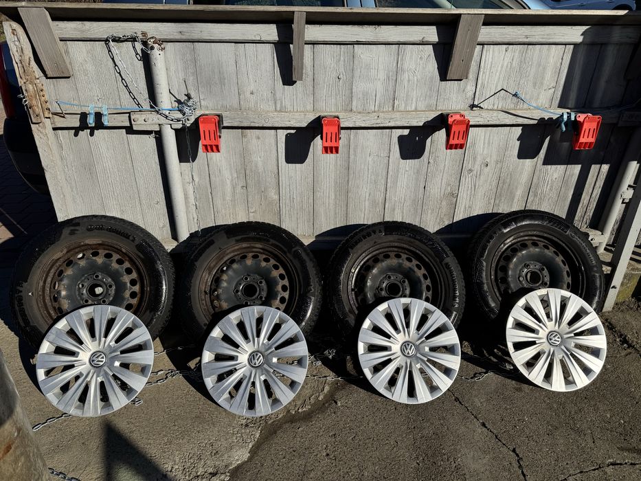 Vând 4 roți de iarnă cu capace