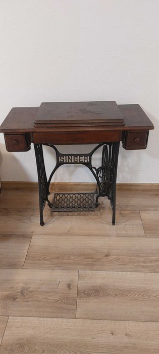 Антикварна шевна  крачна машина Singer