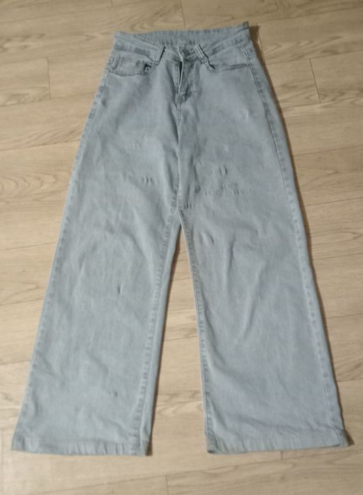 Продам женские джинсы, в отличном состоянии, цена договарная,