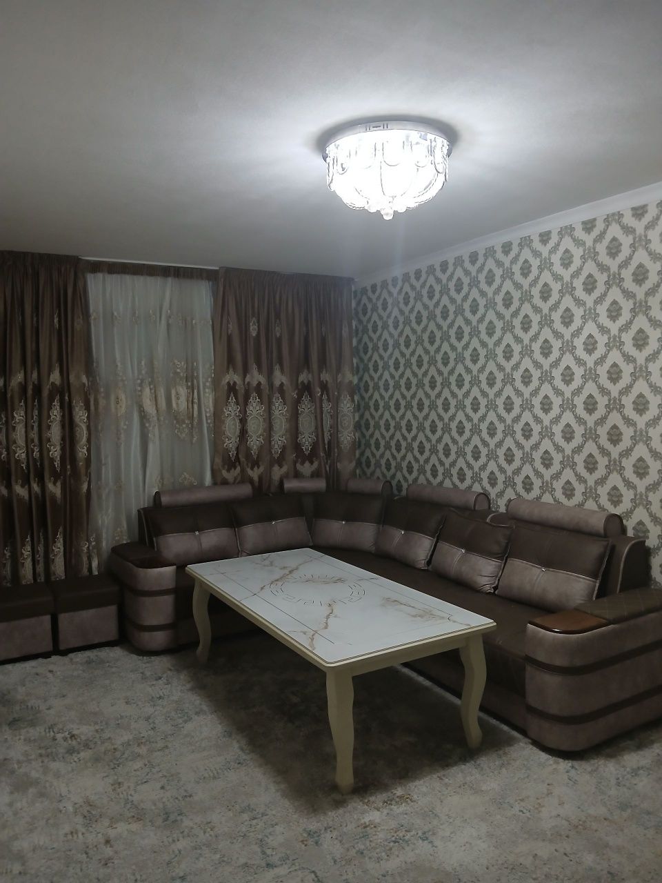 Срочно продаётся 2 комнатная квартира в городе Чирчике