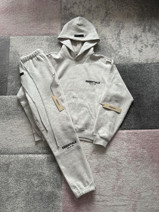 Essentials Light Oatmeal екип