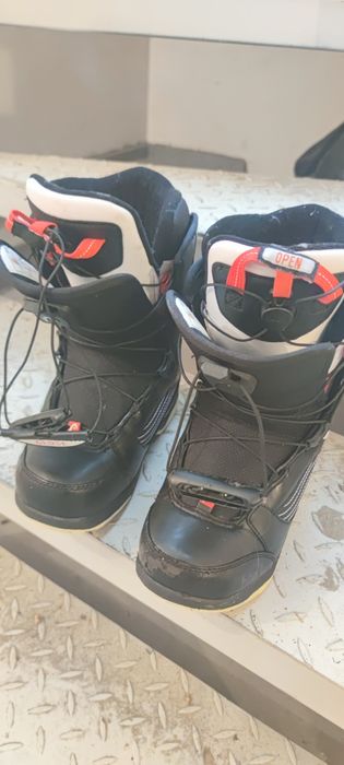 Продавам детски Сноуборд обувки 35 размер