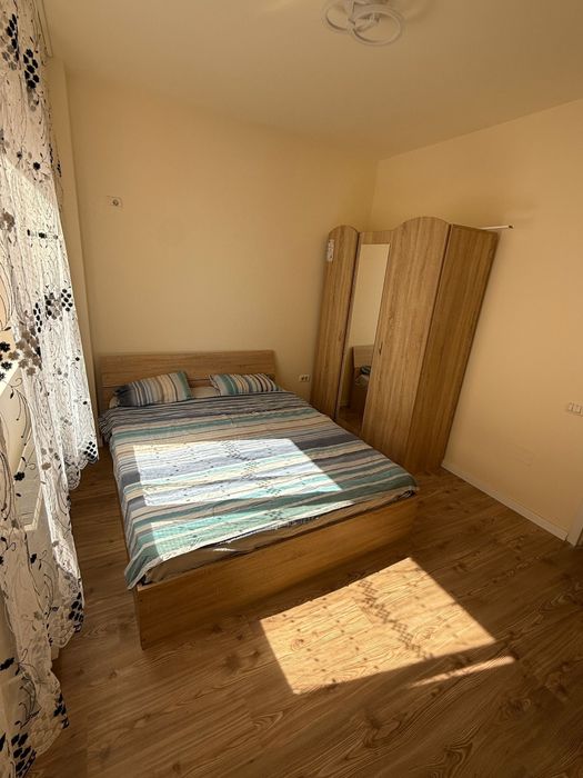 Inchiriez apartament