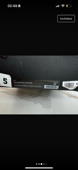 Tenisi Moschino , vine cu cutie