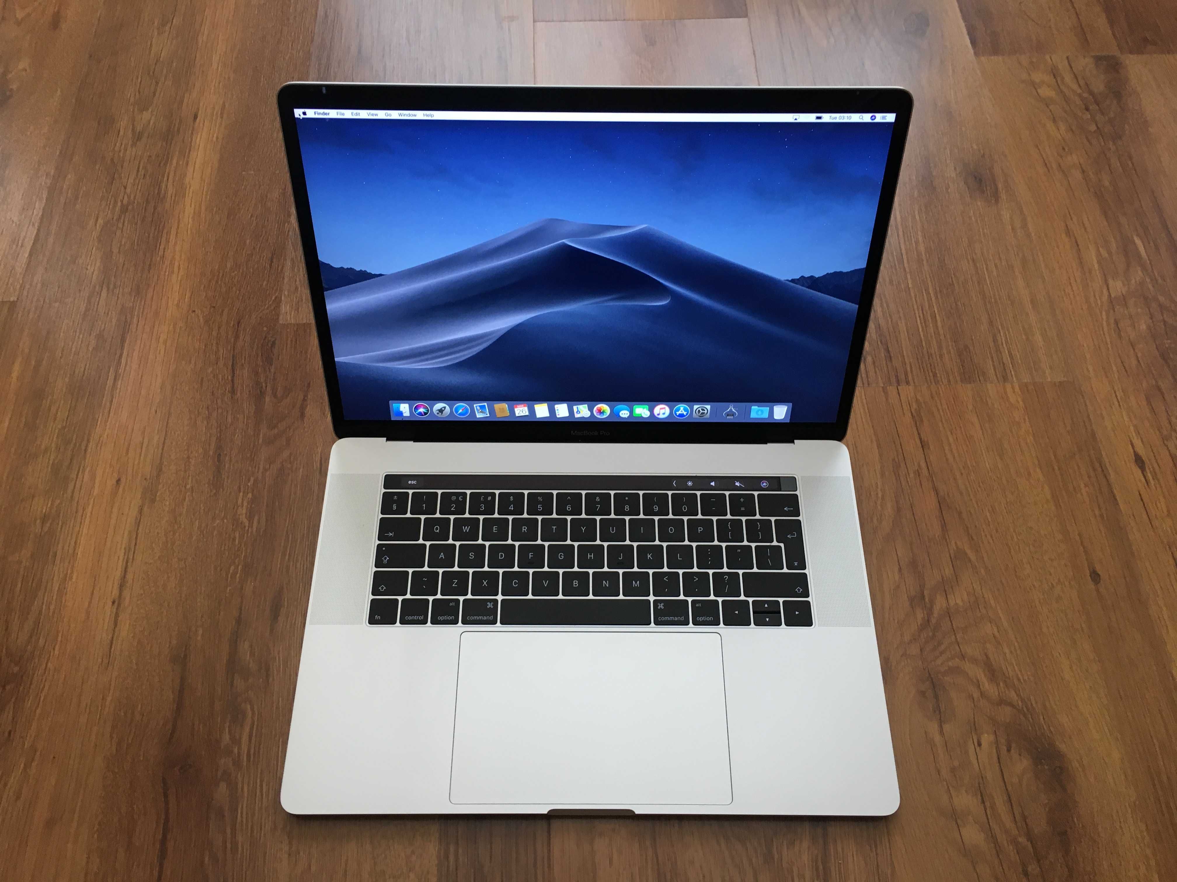 15.4' Core i7 Apple MacBook Pro Mid 2017 16GB RAM/512GB SSD/Radeon 560