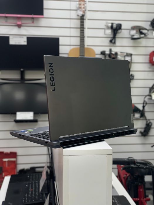 Lenovo legion 5 16irx9 (p25)