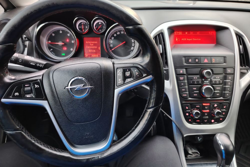 Opel Astra J Sports Tourer Automata