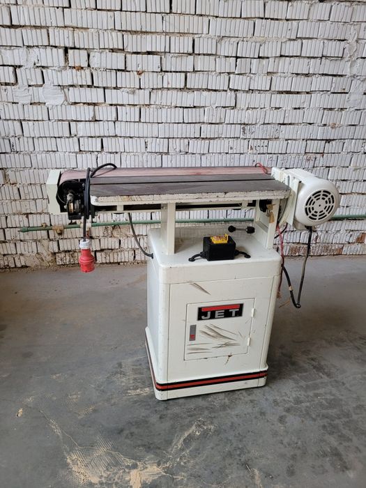 Vand utilaje profesionale pentru tamplarie