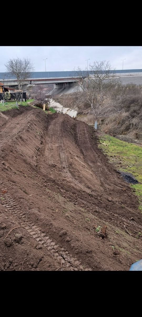 Execut lucrari cu miniexcavator de 4 si 2.8 tone