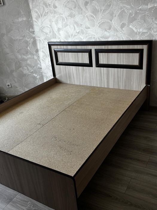 Продам Кровать и шкаф