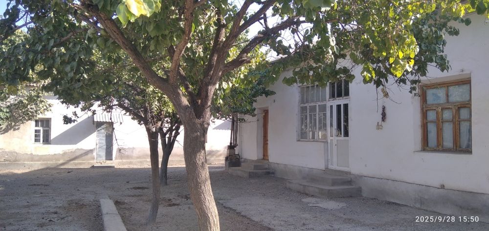 Sanoatchilar MFY hududida 18 sotixda joylashgan binolar sotiladi