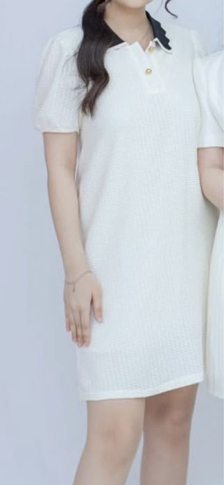 белое прямое платье молочный