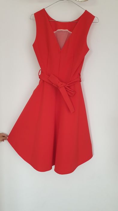 Rochie de ocazie, eleganta, corai, asimetrica, cu centura cu pietricel