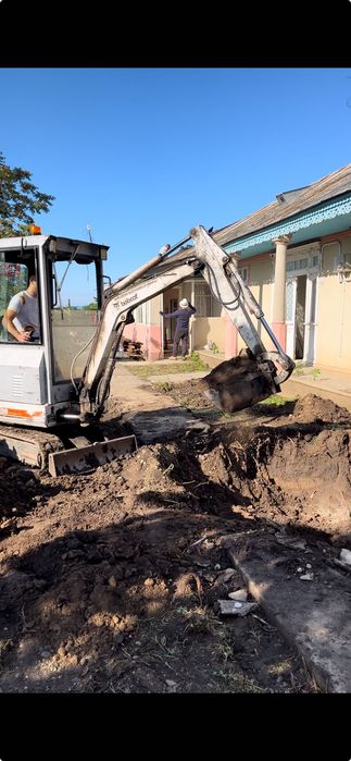 Miniexcavator, Autotilitara 3,5 tone de inchiriat.