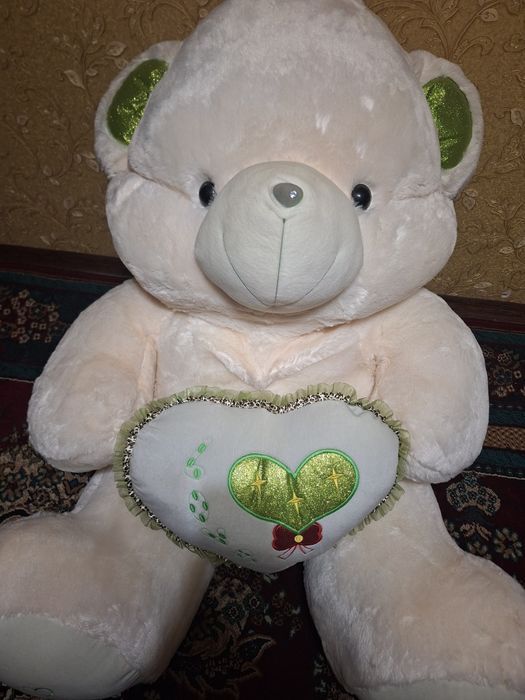 15metrdan baland oq ayiq yangi