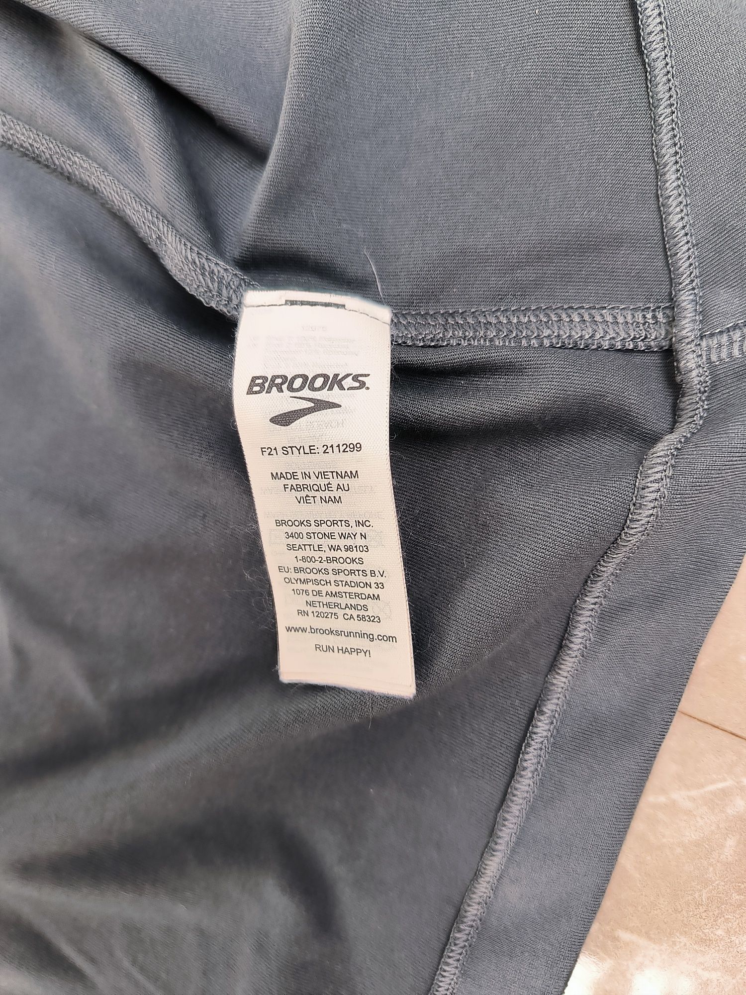 Brooks яке running размер M