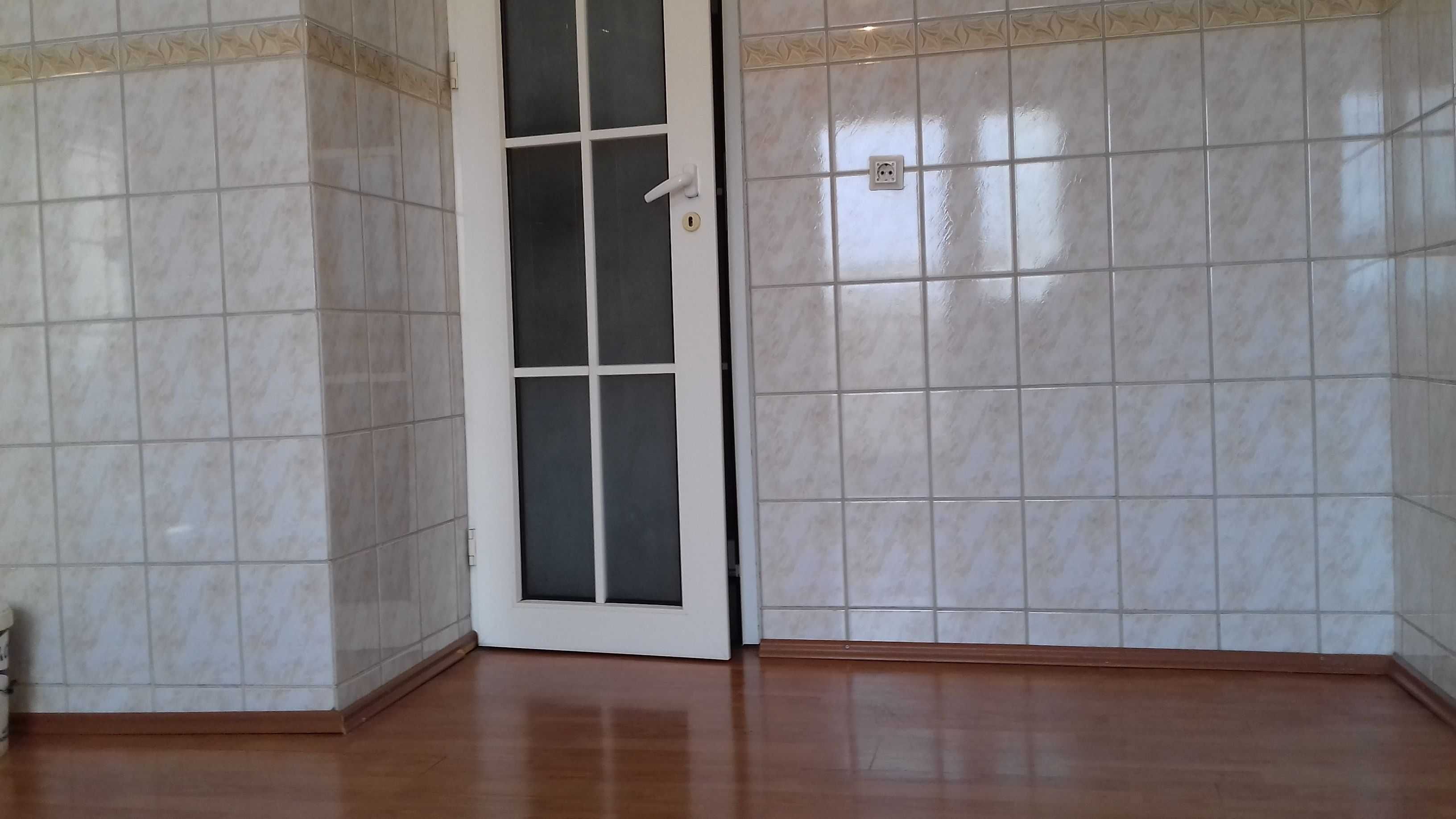 Apartament 3/4 camere - zona Vlad Tepes