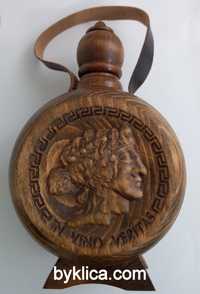 Бъклица за вино с дърворезба на бог Дионис