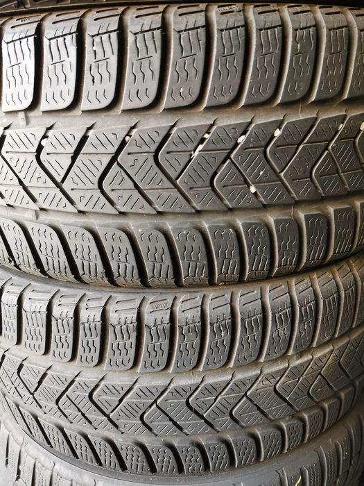 215 45 17 anvelope de iarna Pirelli