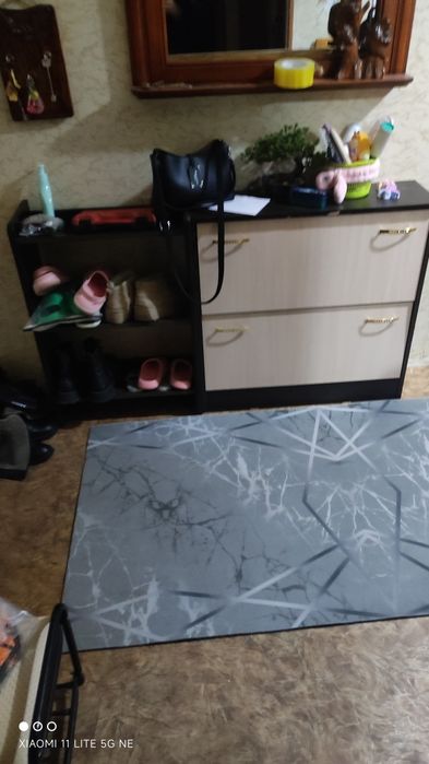 продам прихожую .