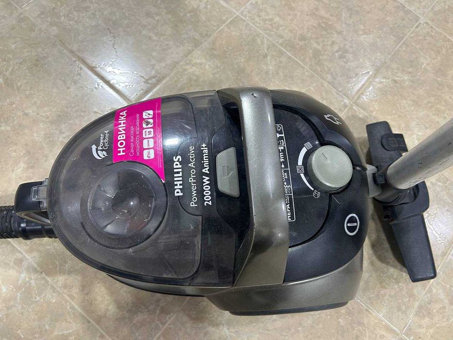 Пылесос Philips .