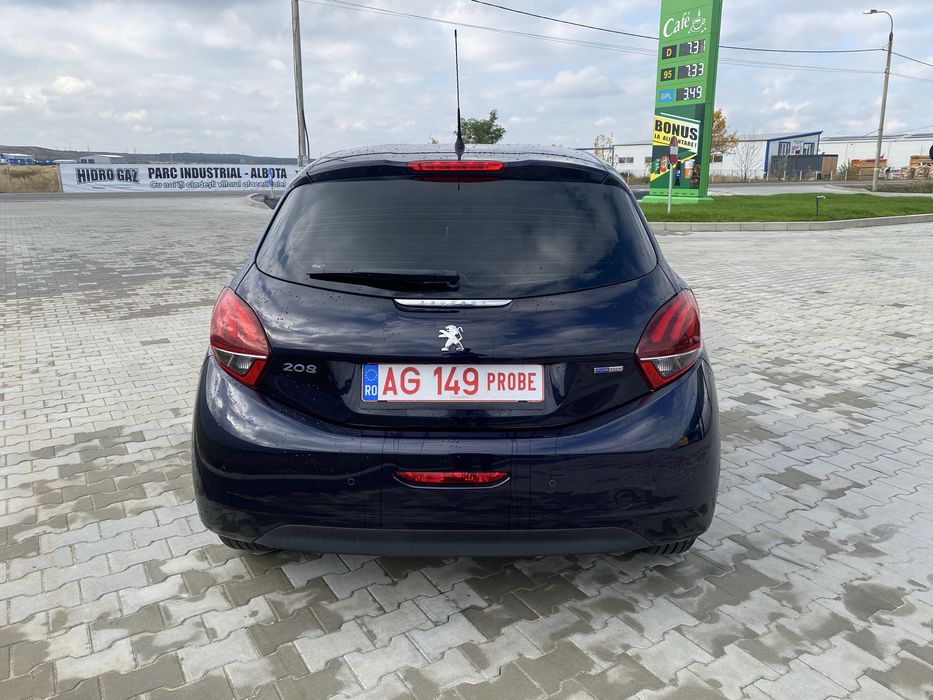 Peugeot 208 / 1.2 benzina / 82cp / Euro6 / led