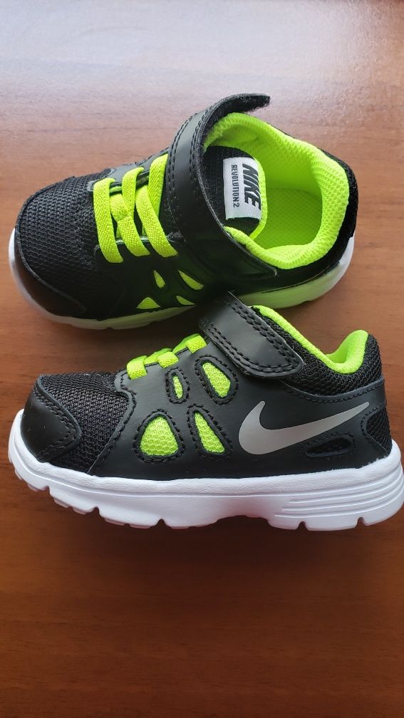 Бебешки маратонки Nike- нови