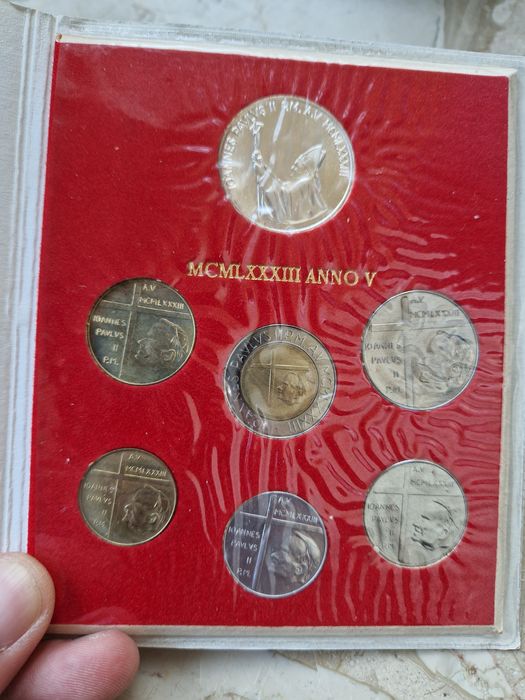 Сет монети+сребърна папа Йоан Павел II,1983г