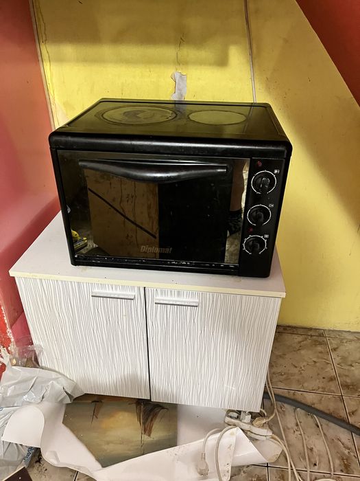 Готварска печка със керамечни котлони