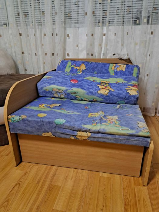 Детская кровать , длины регулируется.