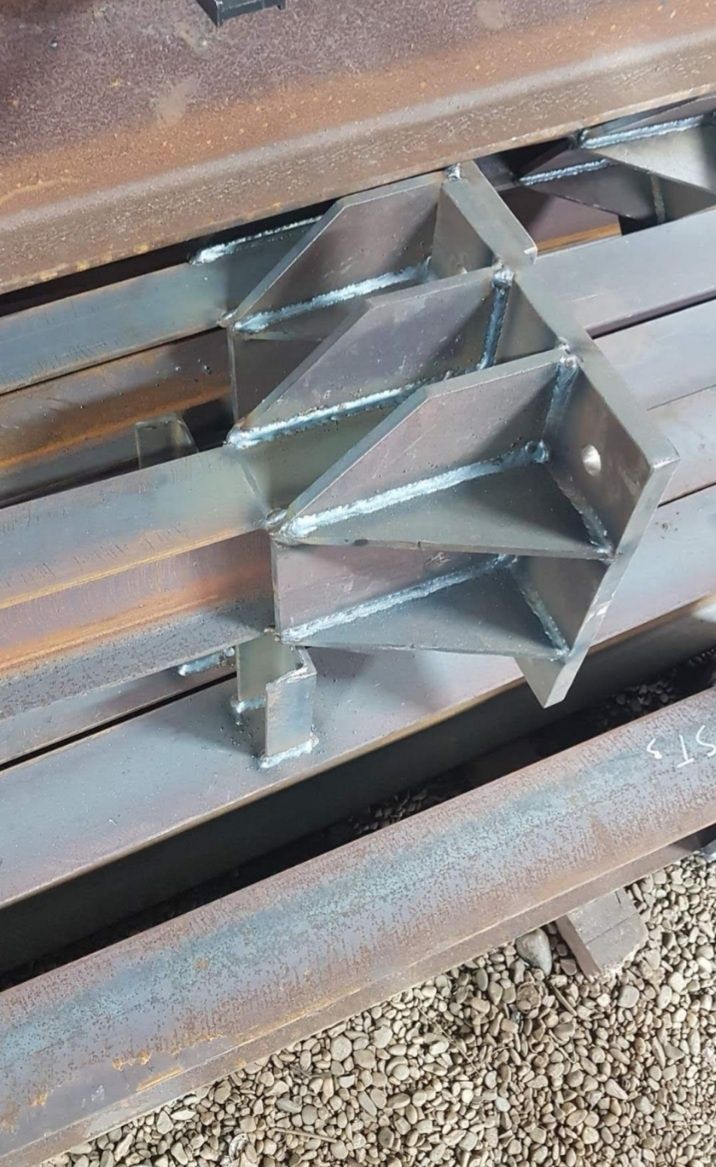 Vând hală metalică 15 x 30 și Alte dimensiuni pe comandă