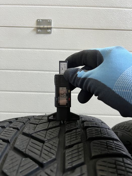4 Anvelope iarna 265 45 20 cu 295 40 20 Pirelli