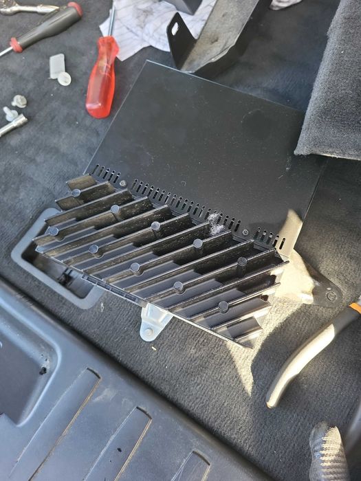 Statie/amplificator audio HI FI bmw x3 e83