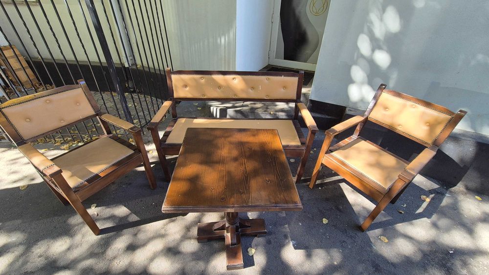 Set gradină/terasa banchetă 3 pers + fotolii lemn fag tapițate.