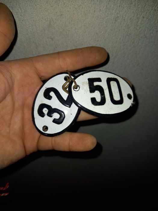 Номерчета за кошери два броя