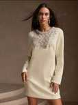 Rochie cu decor de perle si pietre