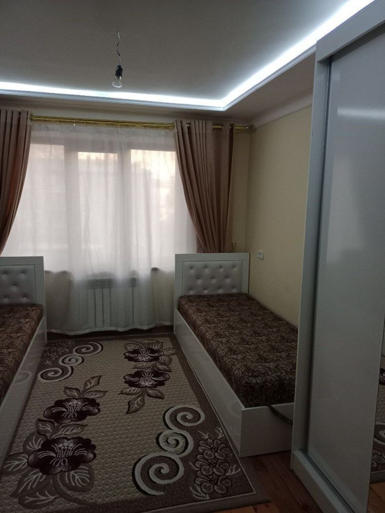 Срочно продается срочно 3-комнатная квартира в г. Чирчик Аккаваке