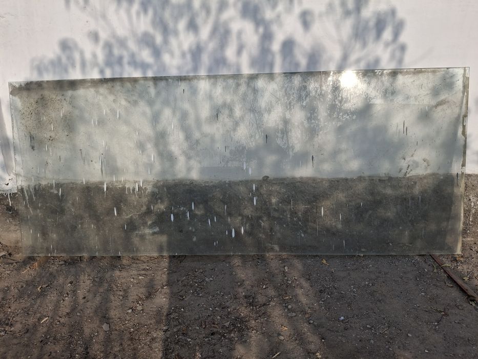 Стекло на зданиии