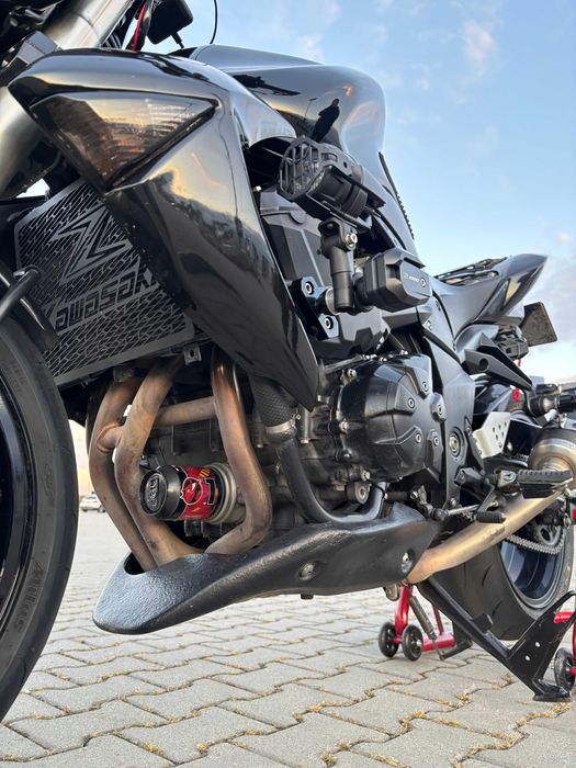 Kawasaki Z1000 Naked - Touring Edition