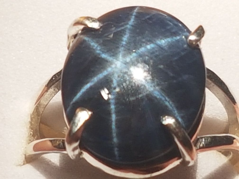 Сребърен пръстен със звезден сапфир  10.59кт. 14х12мм.