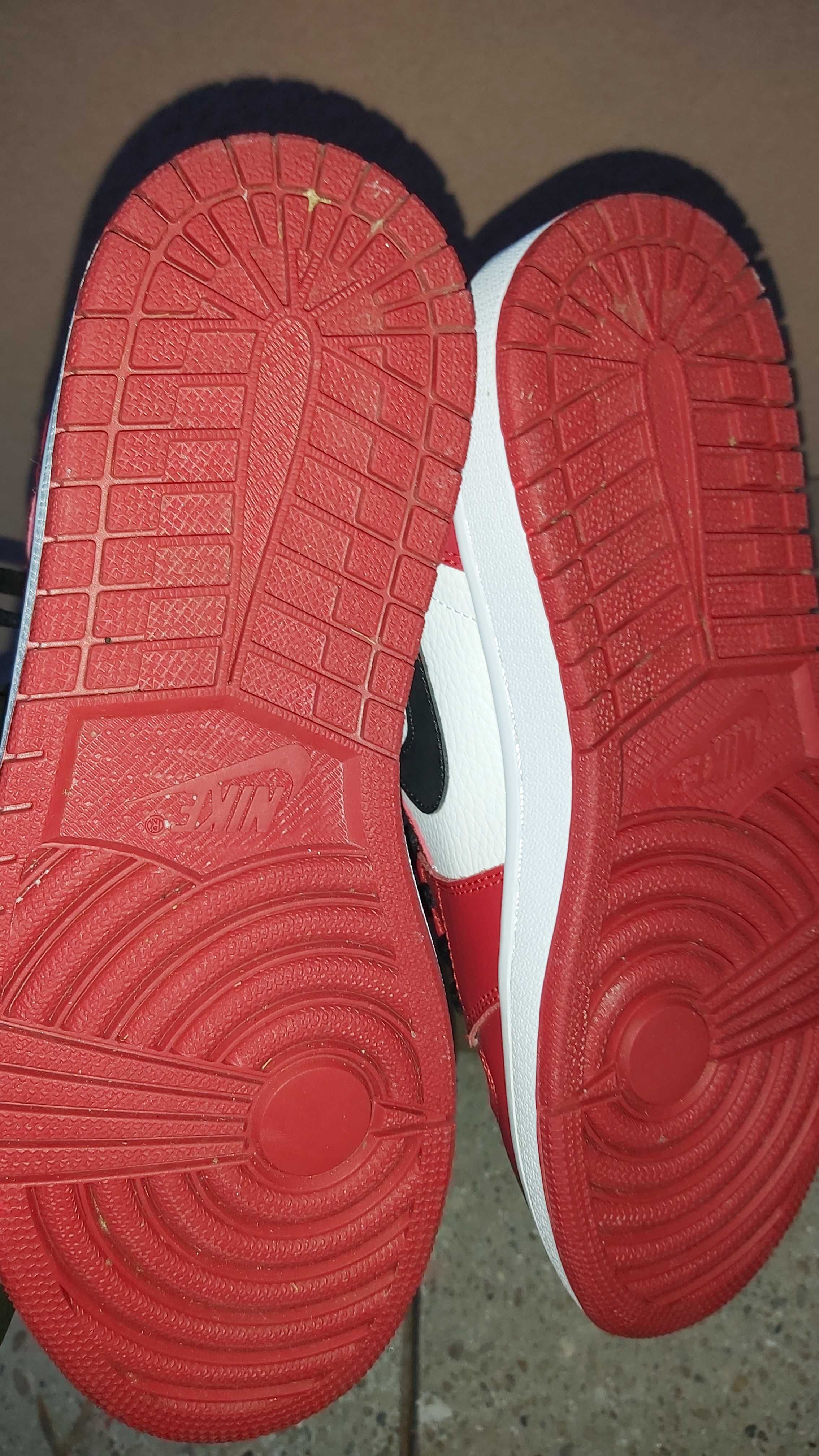 Air Jordan 1 Retro High OG 'Chicago' 2015 - Номер 42