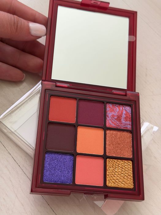 Оригинални сенки за очи Huda beauty
