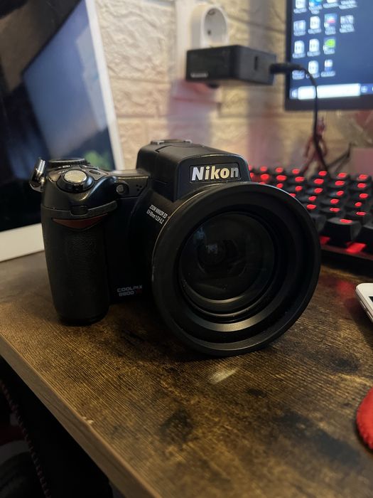 Camera foto bridge Nikon E8800